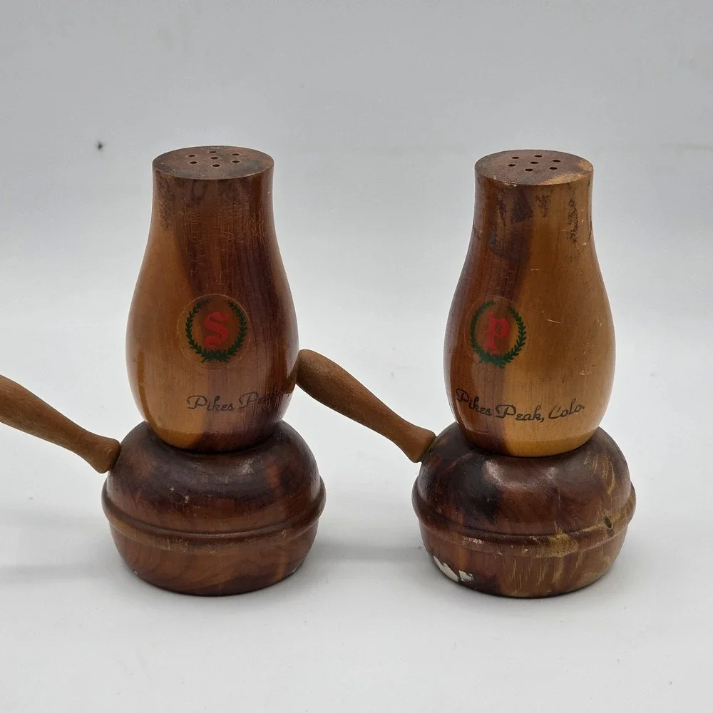 Vintage Hand‎ Turned Wooden Salt Pepper Shakers Set Pikes Peak Colorado Souvenir